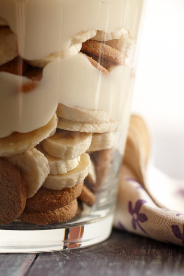 vanilla pudding close up of southern style banana pudding